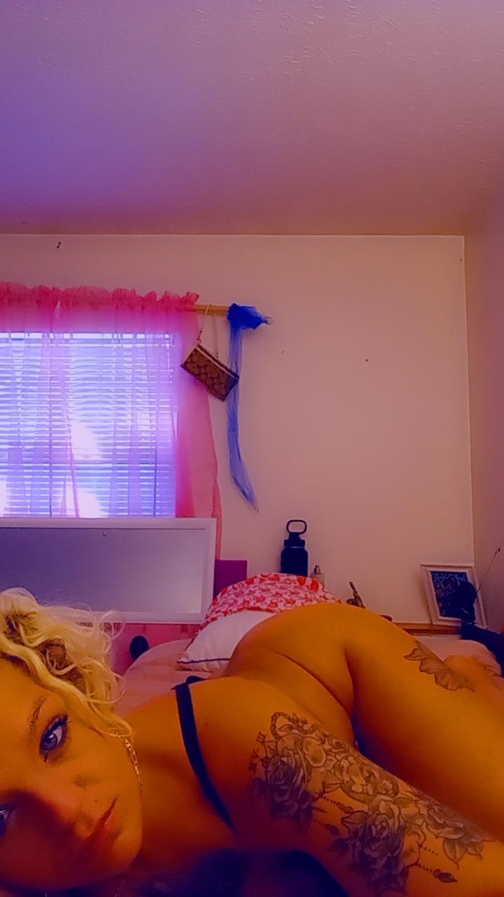 CocoDan23 Profile Image