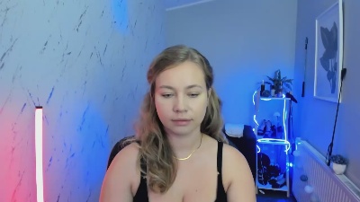 Holly_amazing from United Kingdom