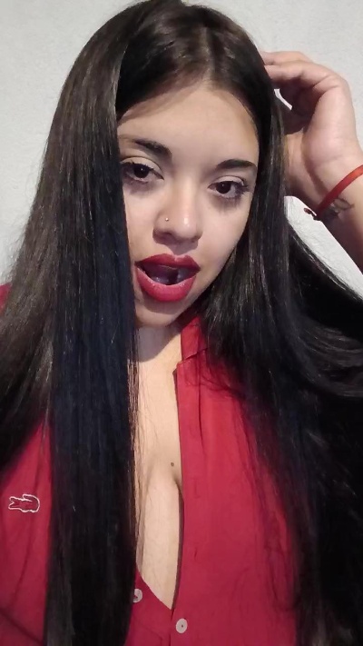Juliiibaby02 from Argentina