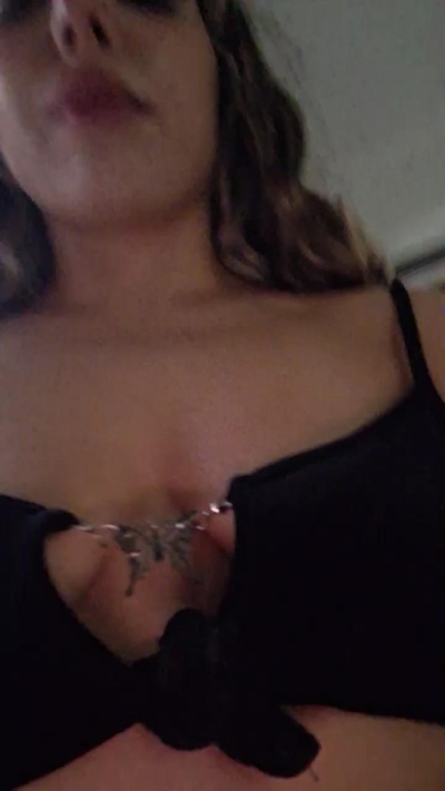 LizzieBlack from France