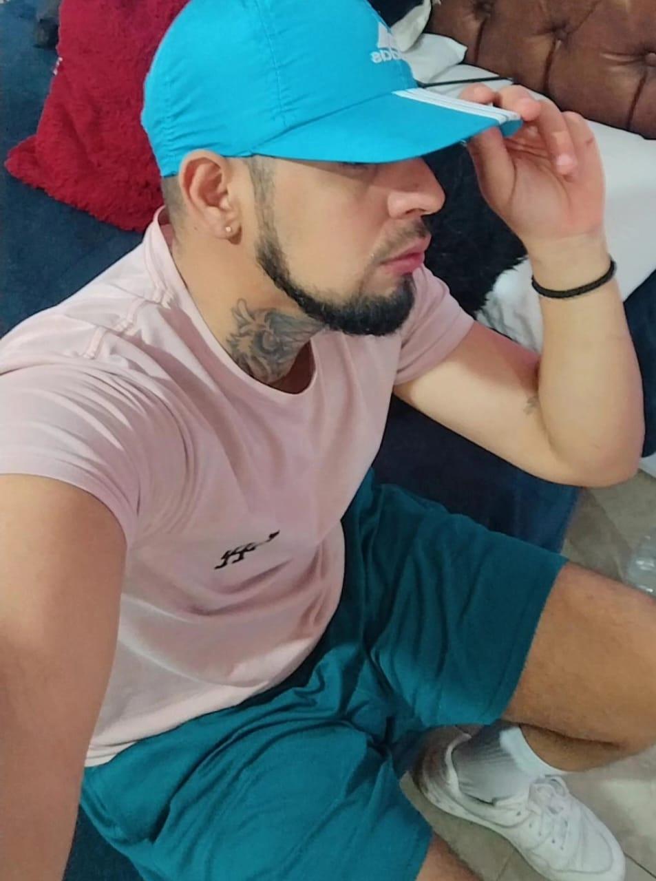 sexy_big_man from United States